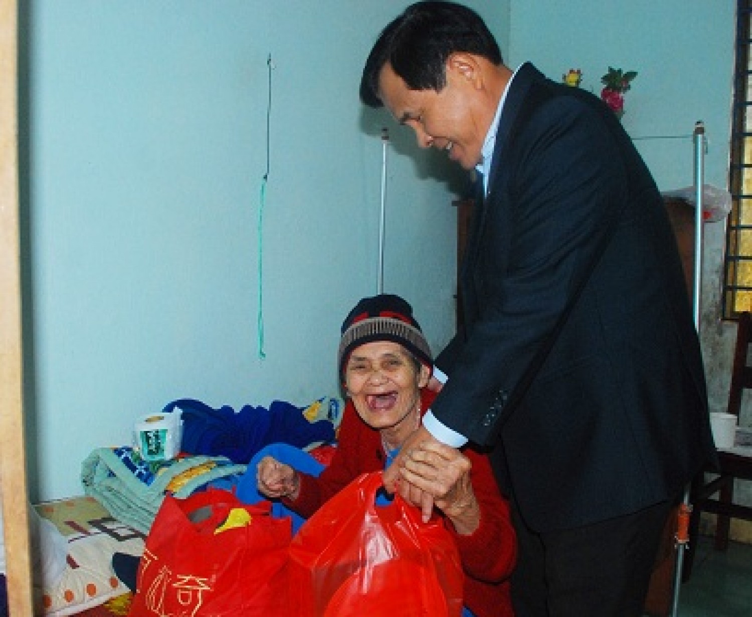 CTCP Xây dựng công trình 545 chung tay lo Tết cho người có công với cách mạng CTCP Xây dựng công trình 545 chung tay lo Tết cho người có công với cách mạng