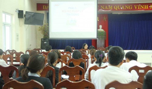 Tập huấn quản trị rủi ro pháp lý hoạt động ngân hàng