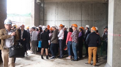 Nườm nượp khách hàng thăm nhà mẫu Sunshine Palace