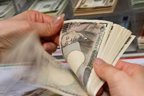 Yên Nhật rơi xuống thấp nhất 3,5 tuần do lo ngại BOJ sẽ nới lỏng thêm tiền tệ