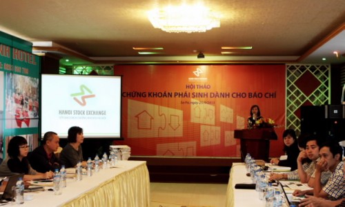 HNX chia sẻ về thị trường chứng khoán phái sinh cho nhà báo