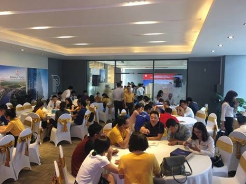 Lễ khai trương căn hộ mẫu Roman Plaza thu hút hàng trăm khách tham dự