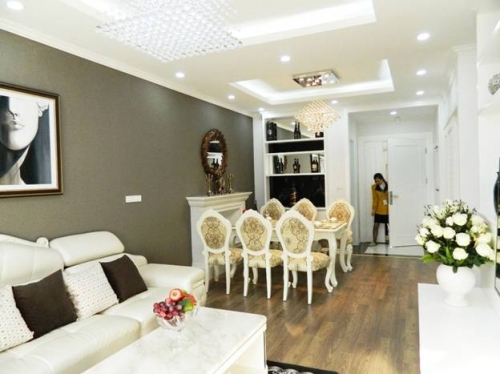 Giao dịch sôi động ngày khai trương căn hộ mẫu Riverside Garden