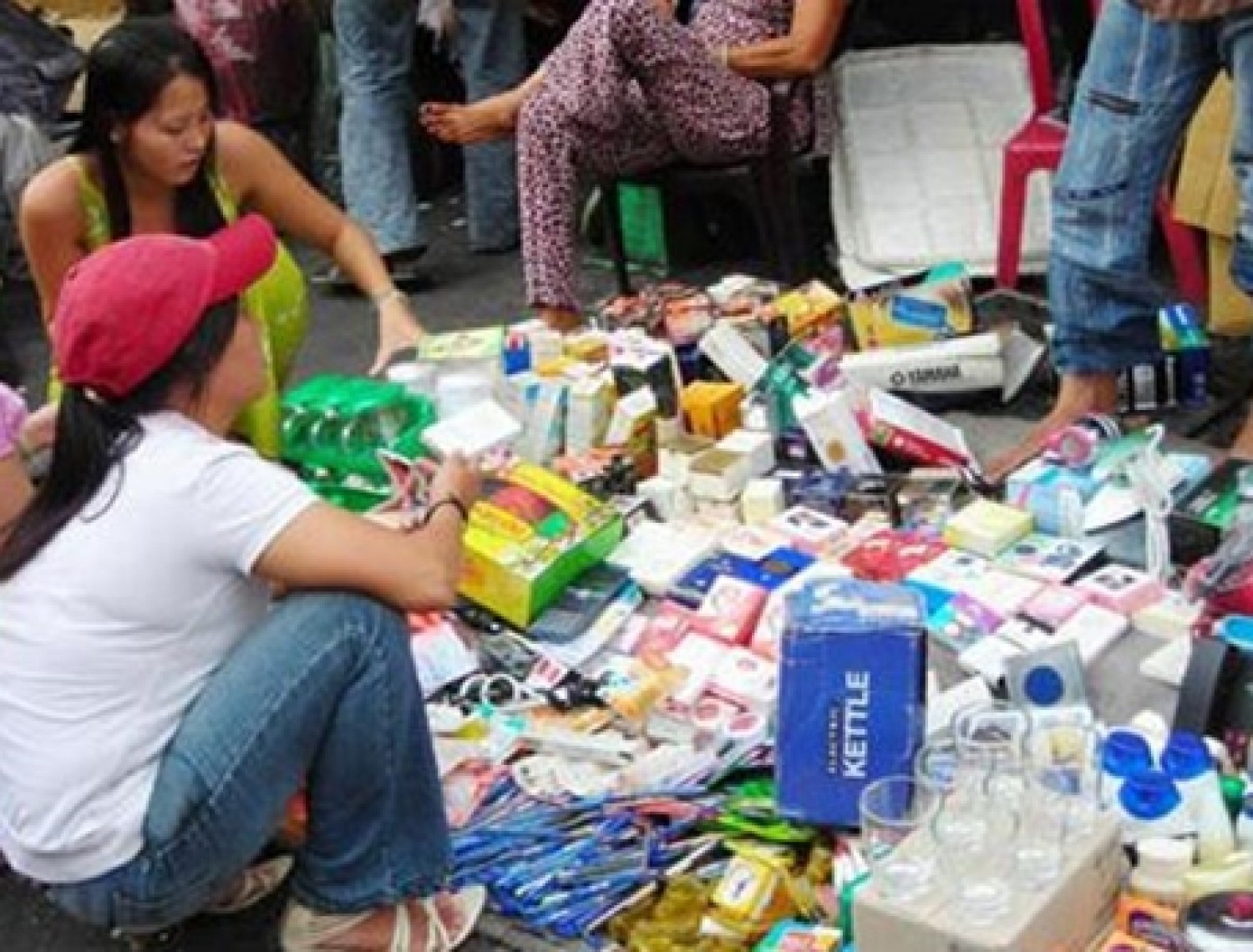 Giáp Tết, tràn ngập mỹ phẩm giả Giáp Tết, tràn ngập mỹ phẩm giả