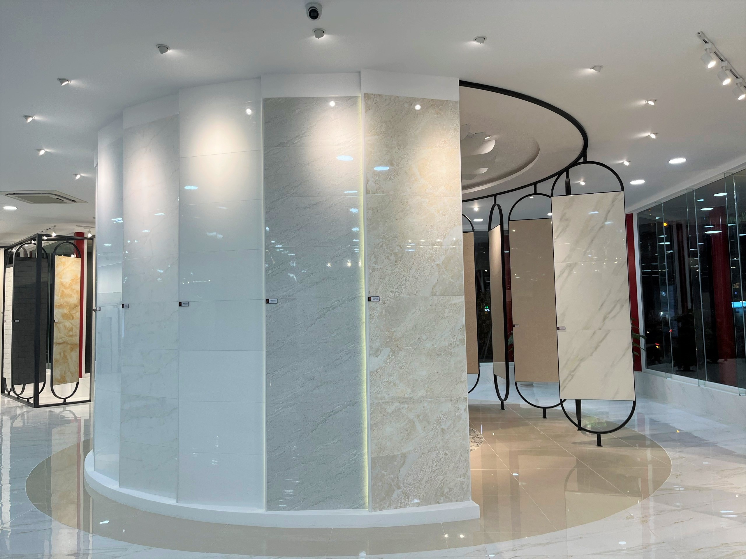 dongtam group khai truong showroom tai da nang