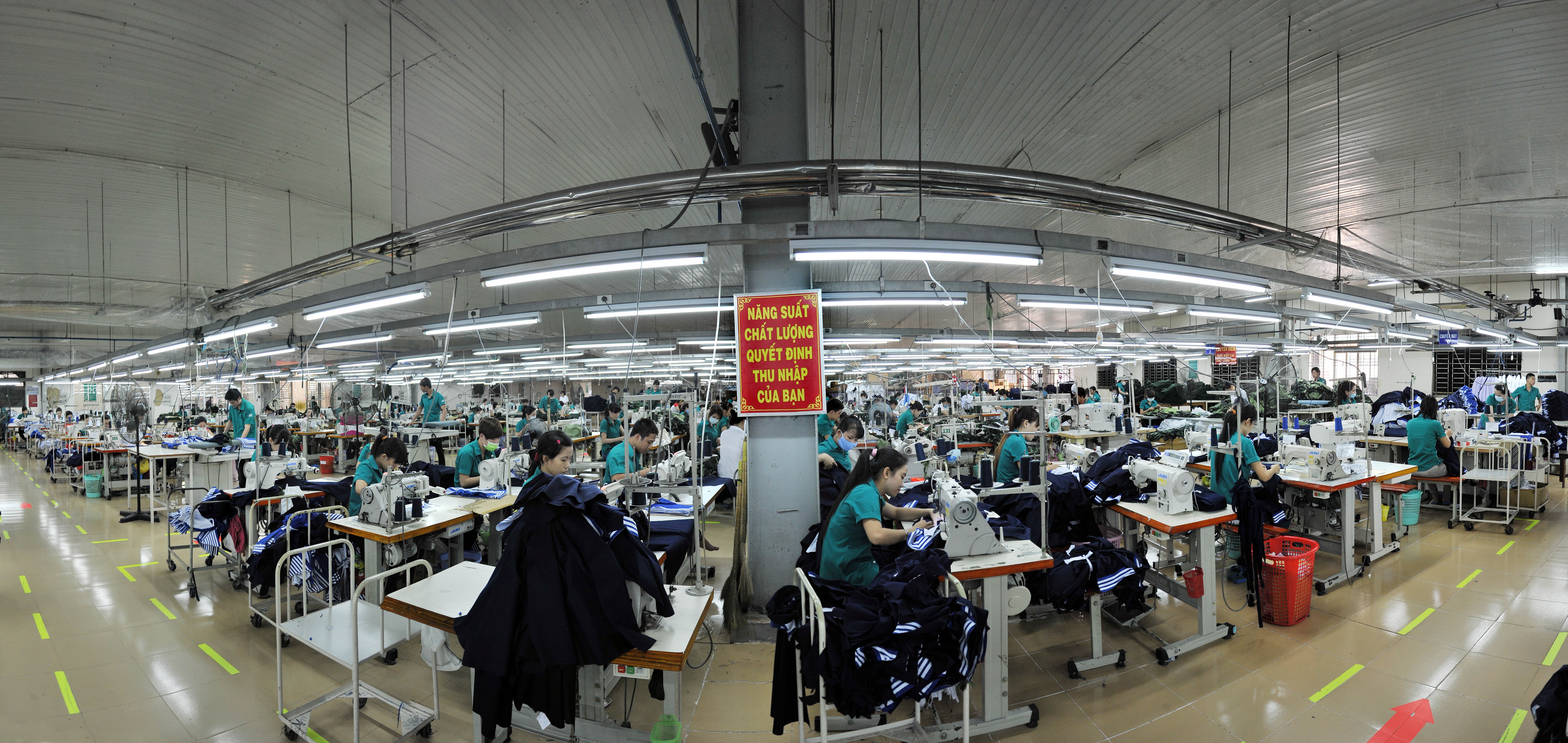 tphcm day manh trien khai chi tra tro cap an sinh xa hoi khong dung tien mat