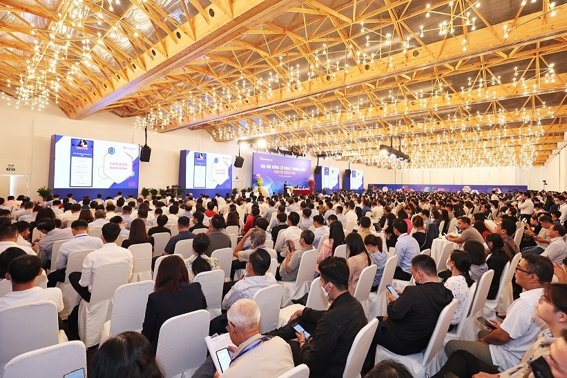 sacombank tiep tuc tang truong manh me huong den muc tieu xay dung he sinh thai so