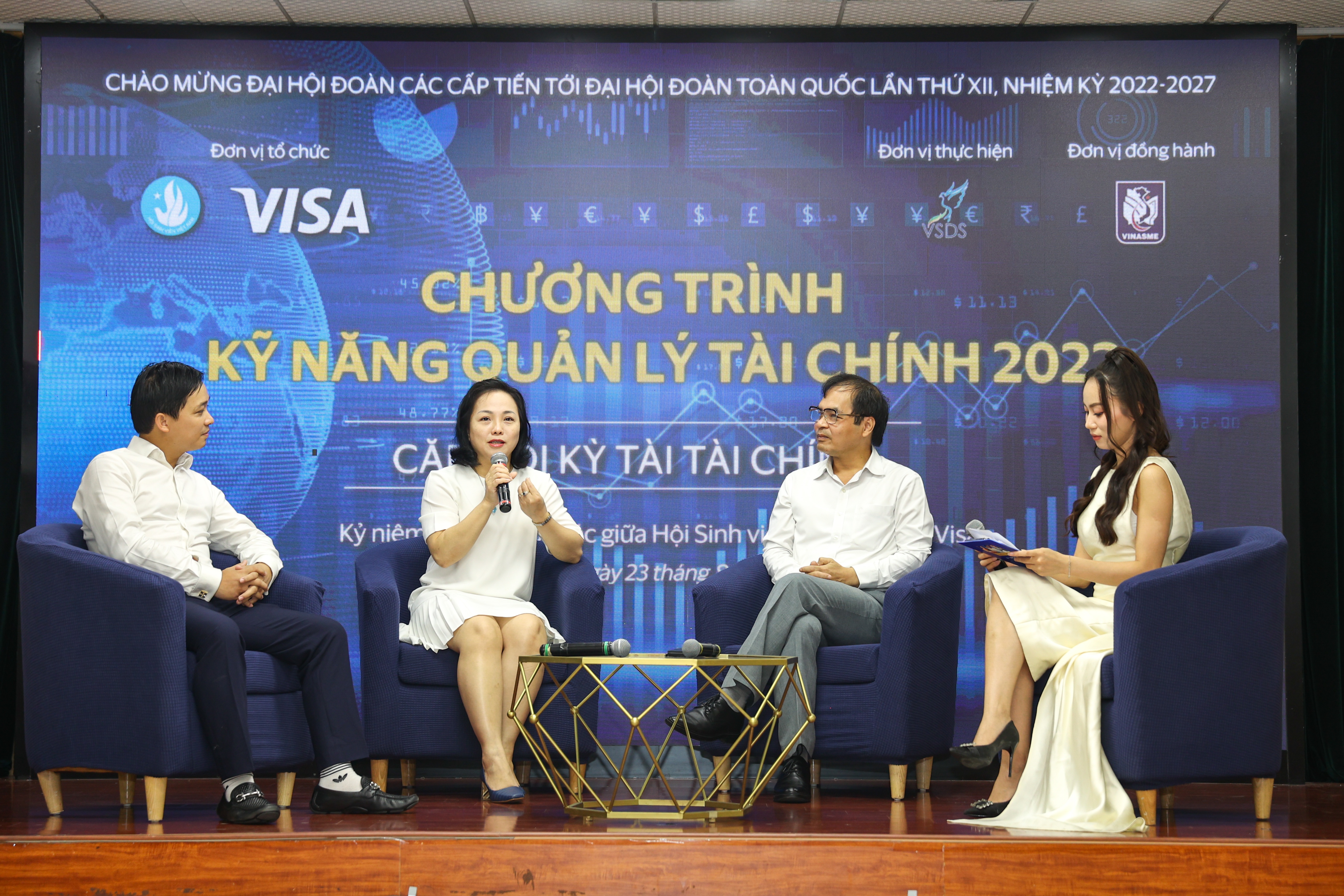 ccvsa va visa ky niem 10 nam hop tac chuong trinh ky nang quan ly tai chinh