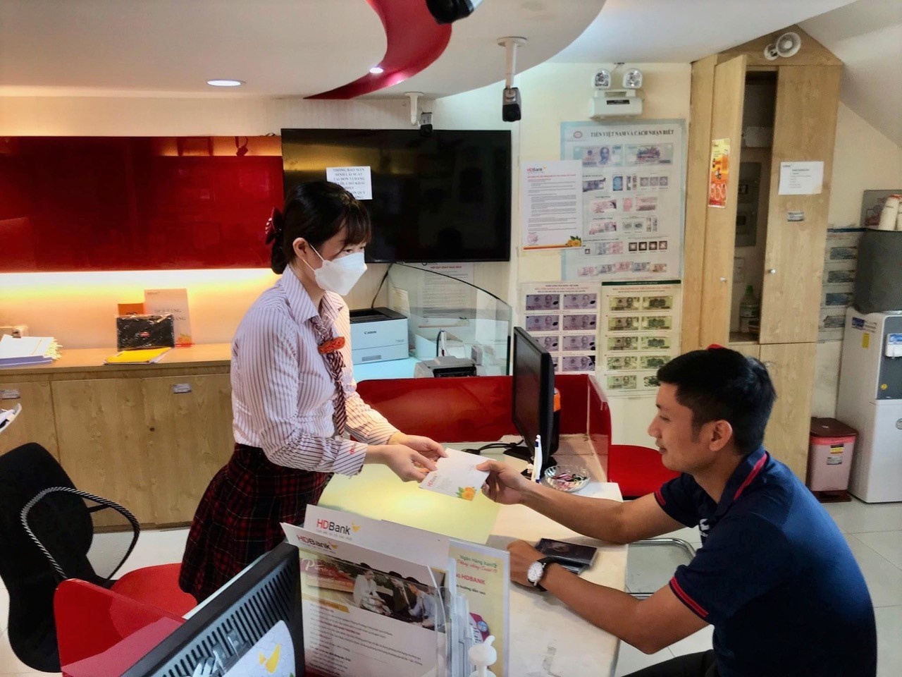 dich vu mua ngoai te online giai toa lo au cho nguoi dan