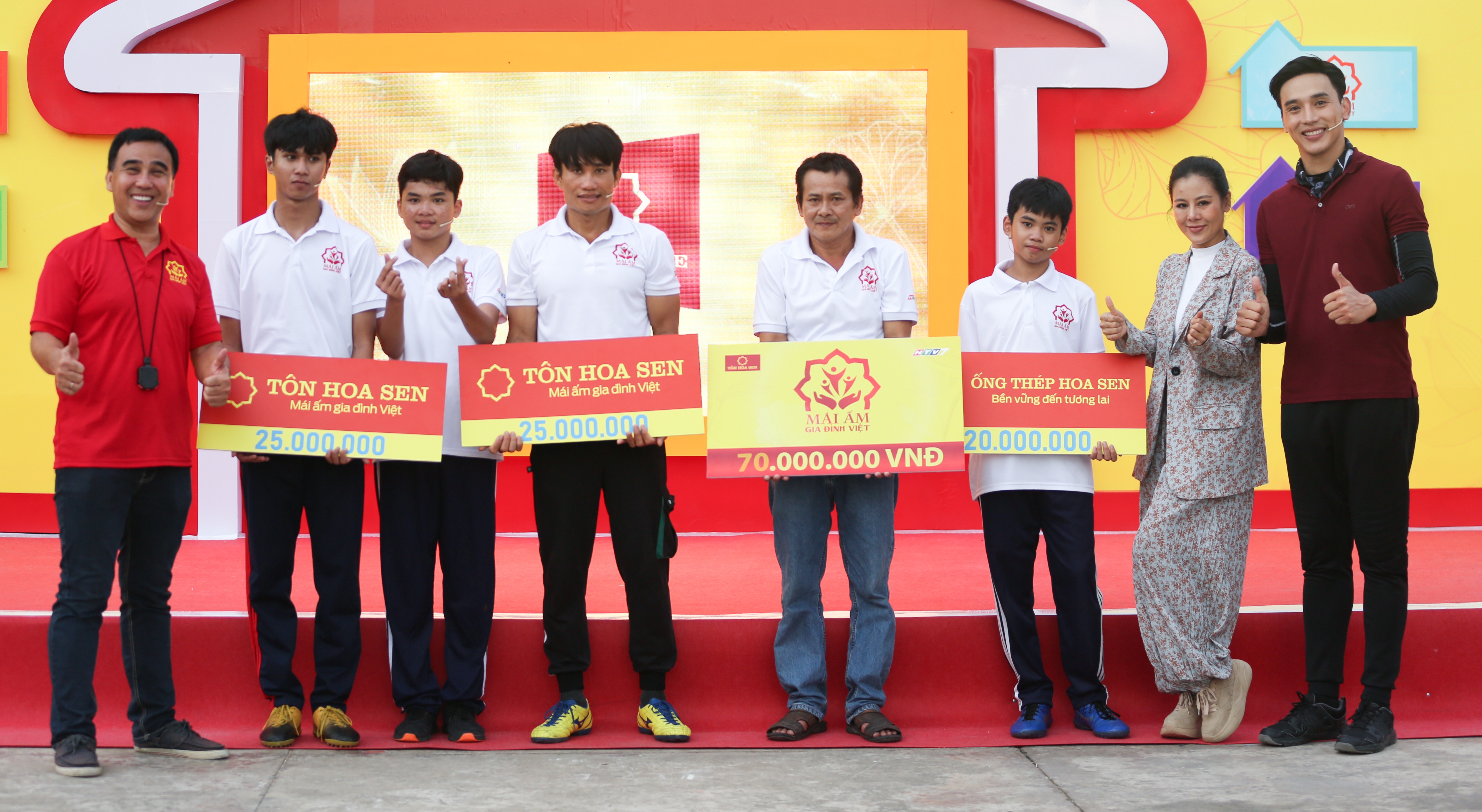 giay phut vo oa hanh phuc cua thuan nguyen nam thu khi 3 em mo coi me gianh duoc 70 trieu dong