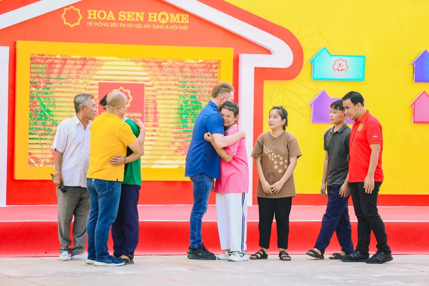 tap doan hoa sen phat trien ben vung phai gan voi trach nhiem cong dong