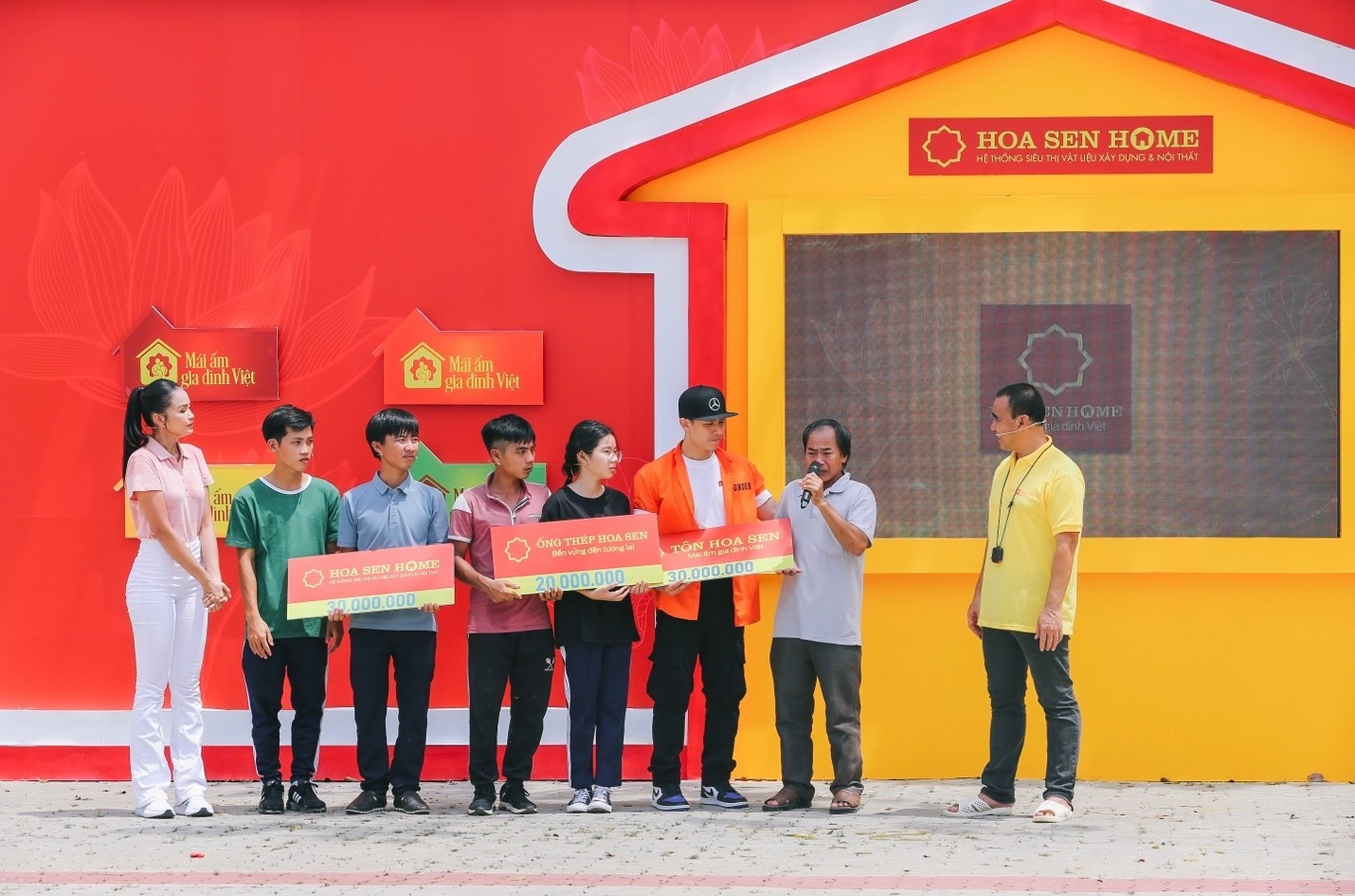 tap doan hoa sen phat trien ben vung phai gan voi trach nhiem cong dong