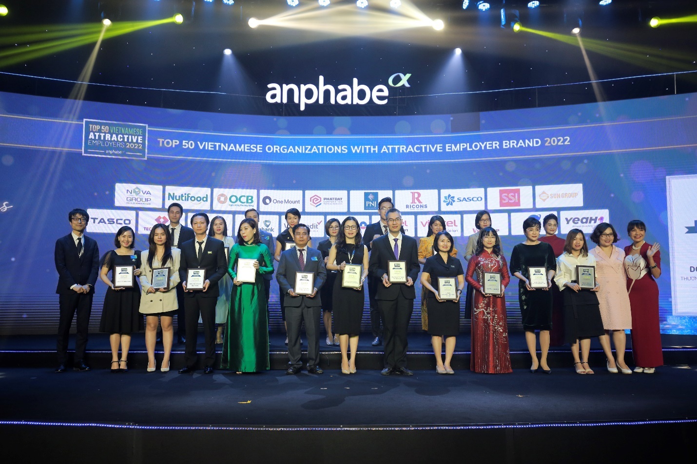 ocb duoc vinh danh top 50 thuong hieu nha tuyen dung hap dan