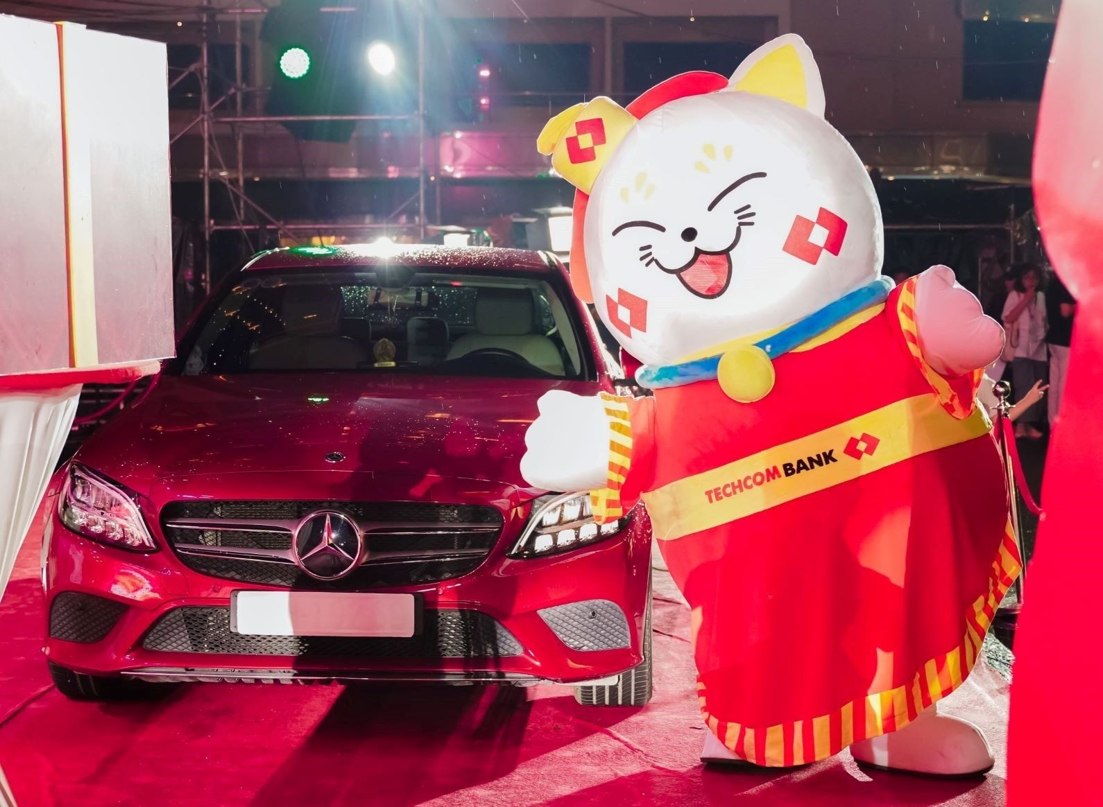 Techcombank “chơi lớn” tri ân khách hàng hàng đến 100 tỷ đồng techcombank choi lon tri an khach hang hang tri gia den 100 ty dong