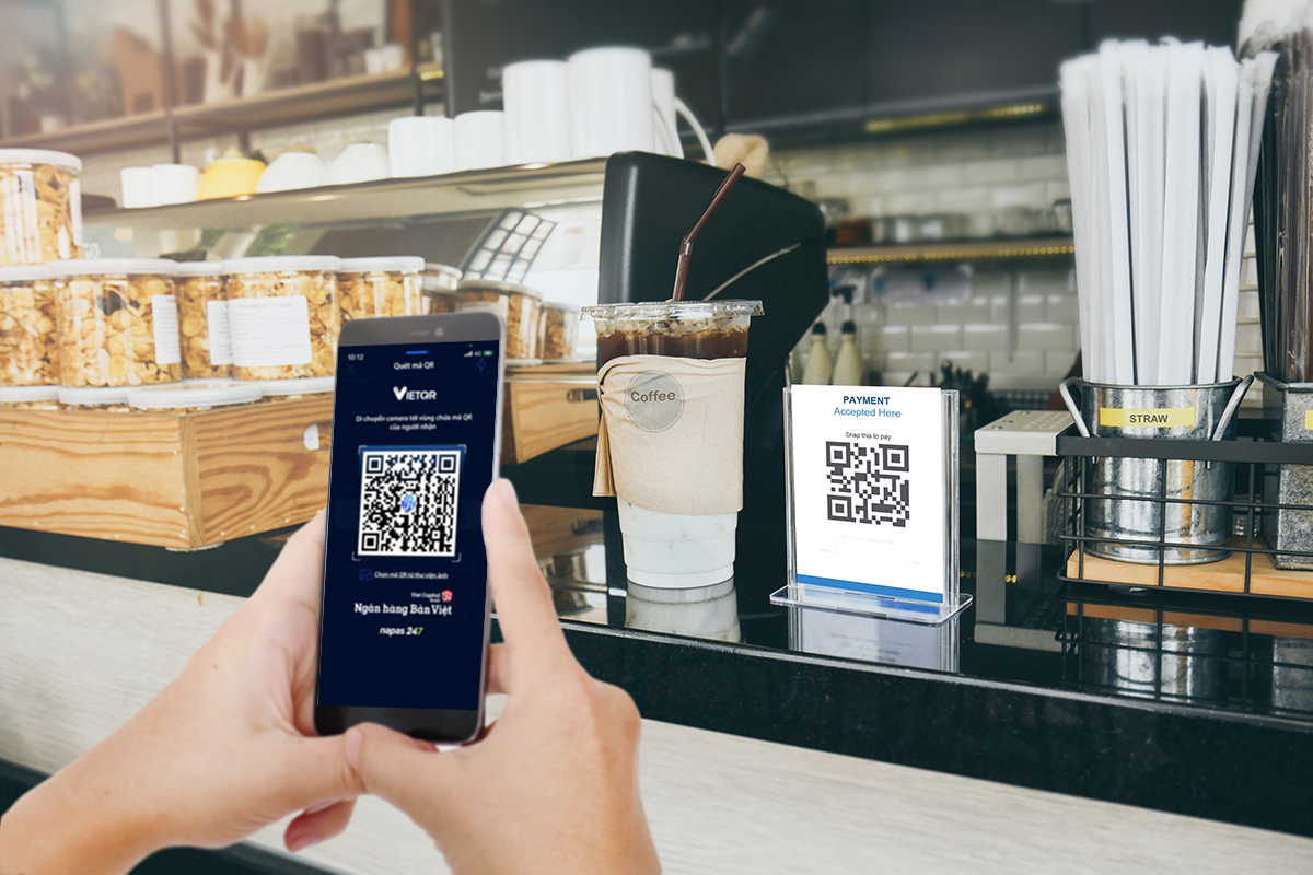 tien loi va nhieu uu dai nguoi tre ngay cang thich thanh toan bang ngan hang so