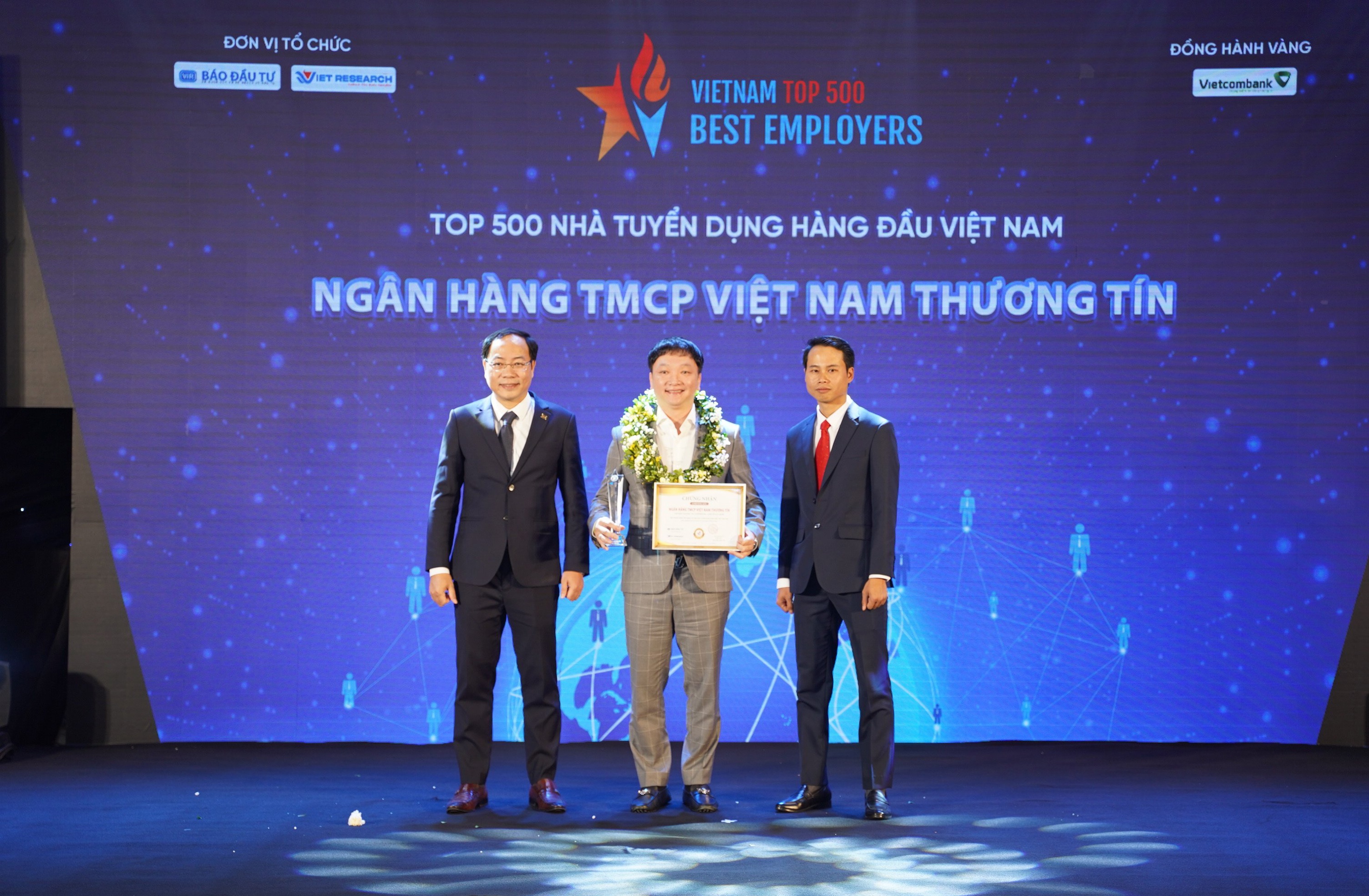 vietbank vao top 100 nha tuyen dung hang dau viet nam nam 2022