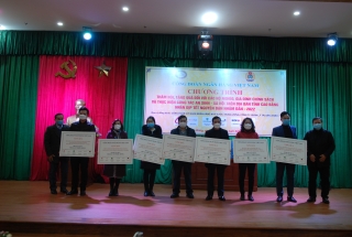 Trao gần 3.000 suất quà tết cho các gia đình chính sách tại Cao Bằng, Bắc Kạn