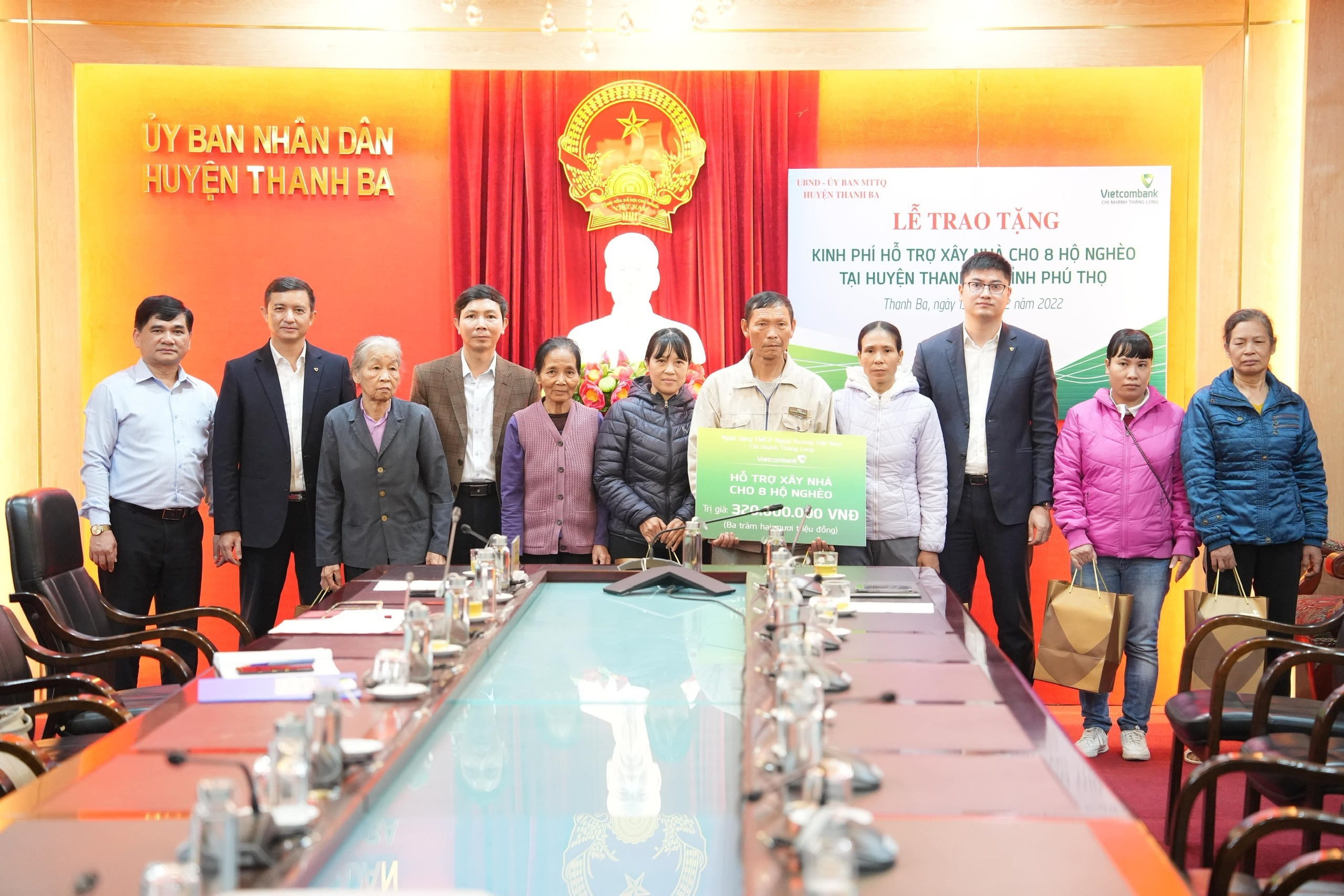 trao tang kinh phi xay dung nha cho cac ho ngheo huyen thanh ba tinh phu tho