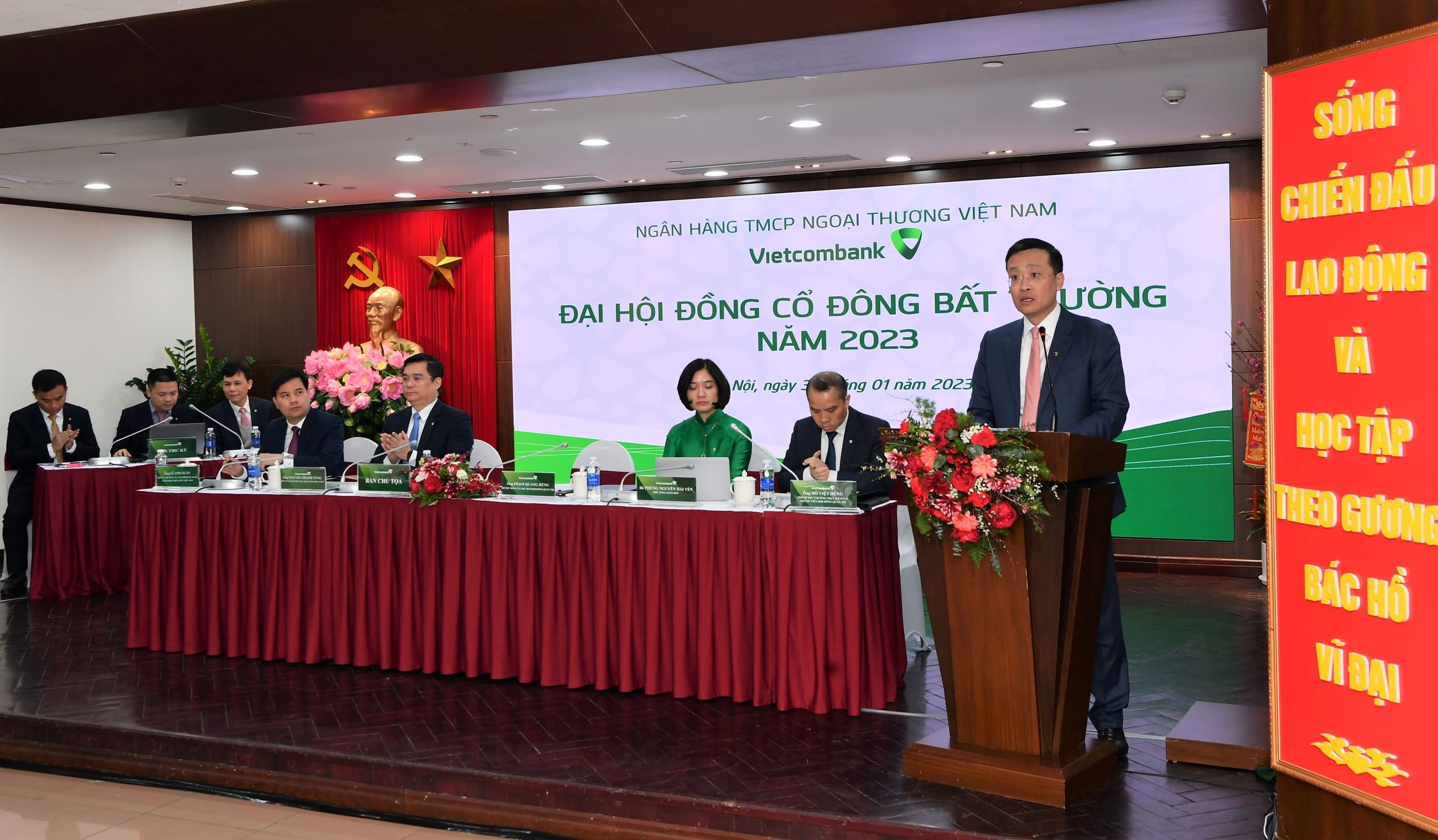 vietcombank to chuc dai hoi dong co dong bat thuong nam 2023
