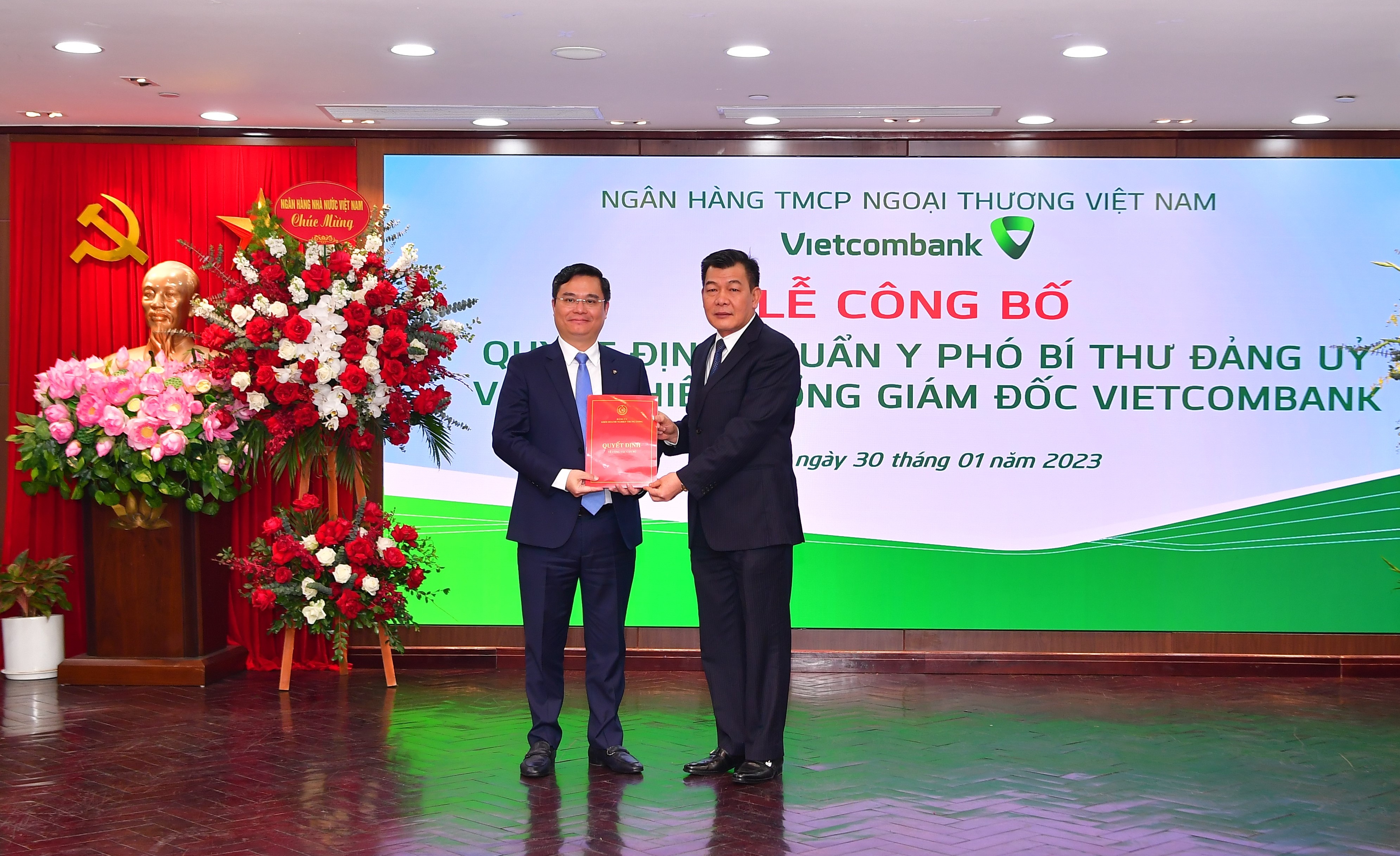 Bổ nhiệm ông Nguyễn Thanh Tùng làm Tổng Giám đốc Vietcombank bo nhiem ong nguyen thanh tung lam tong giam doc vietcombank