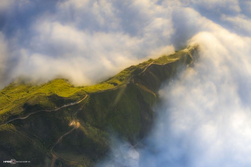 Săn mây trên đỉnh Tà Xùa