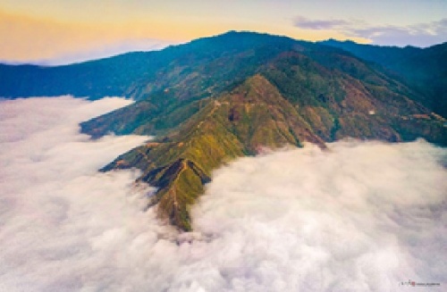 Săn mây trên đỉnh Tà Xùa