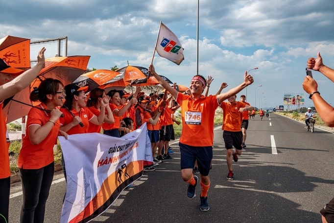 FPT tổ chức giải chạy FPT 35 năm - Dấu chân hạnh phúc fpt to chuc giai chay fpt 35 nam dau chan hanh phuc