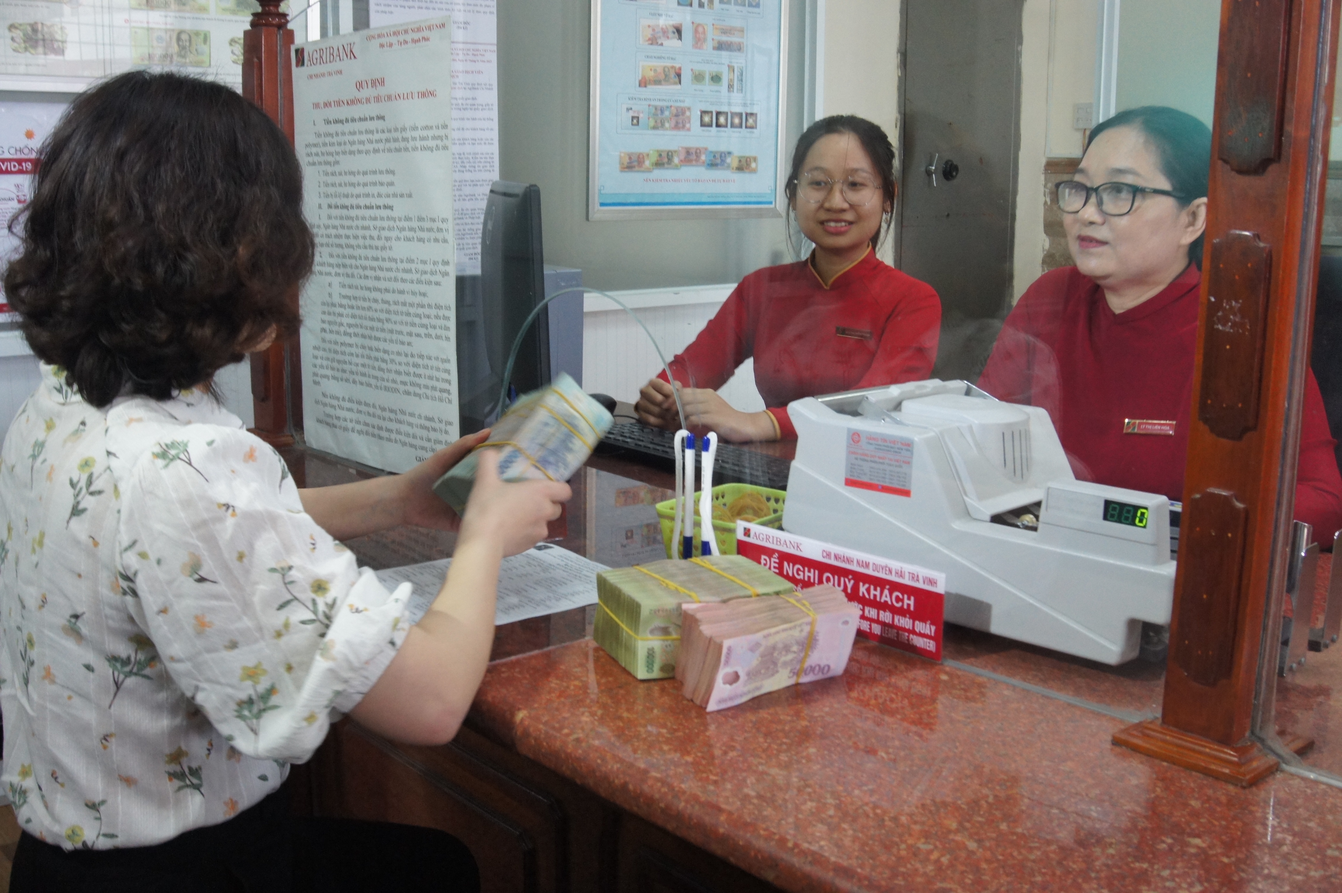 Agribank: Trả lại trên 103 tỷ đồng tiền thừa cho khách hàng agribank tra lai tren 103 ty dong tien thua cho khach hang