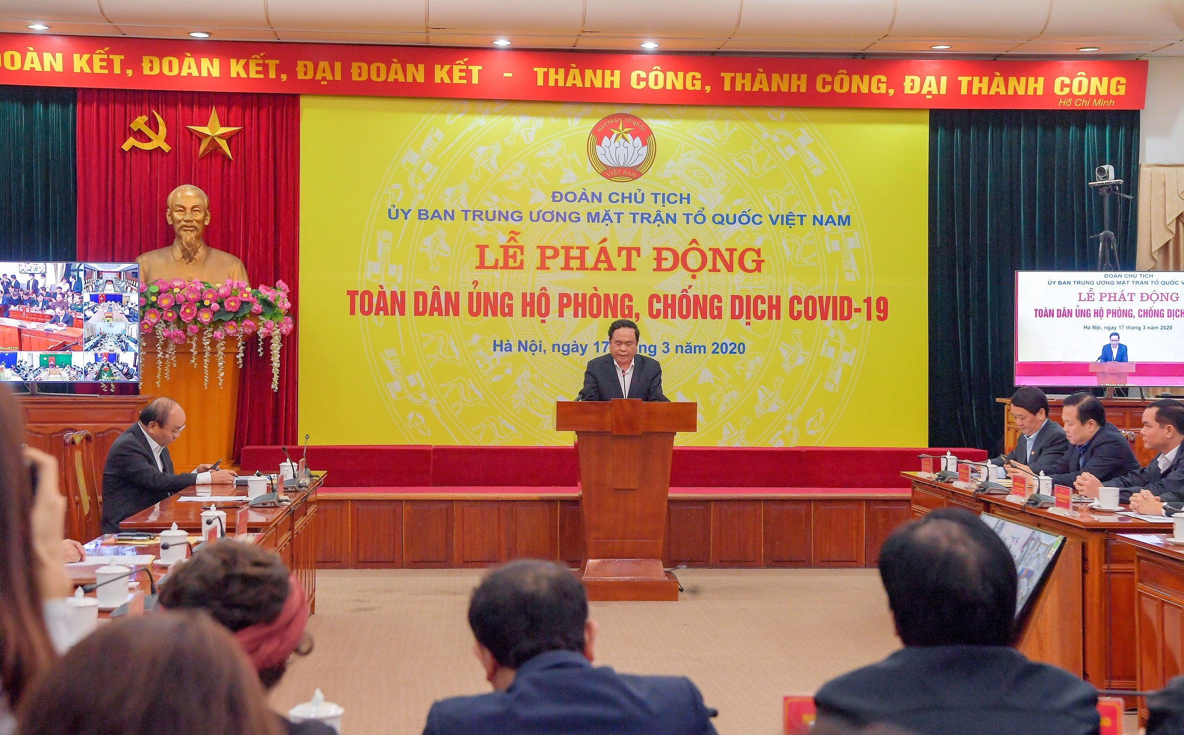 Vietcombank ủng hộ 10 tỷ tại Lễ phát động toàn dân chung tay phòng, chống dịch Covid–19 vietcombank ung ho 10 ty tai le phat dong toan dan chung tay phong chong dich covid 19