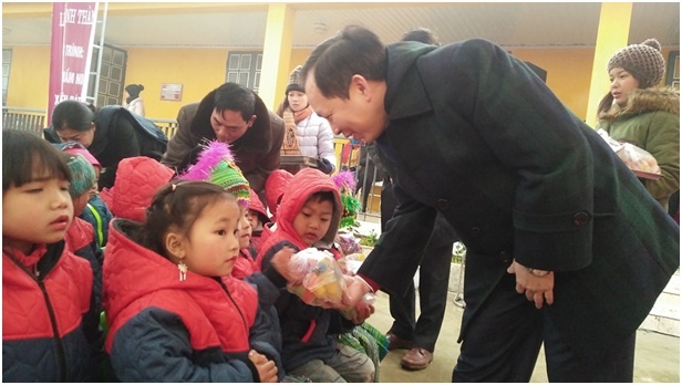 Ngành Ngân hàng hỗ trợ 15 tỷ đồng cho 5 tỉnh bị hạn hán, xâm nhập mặn nganh ngan hang ho tro 15 ty dong cho 5 tinh bi han han xam nhap man