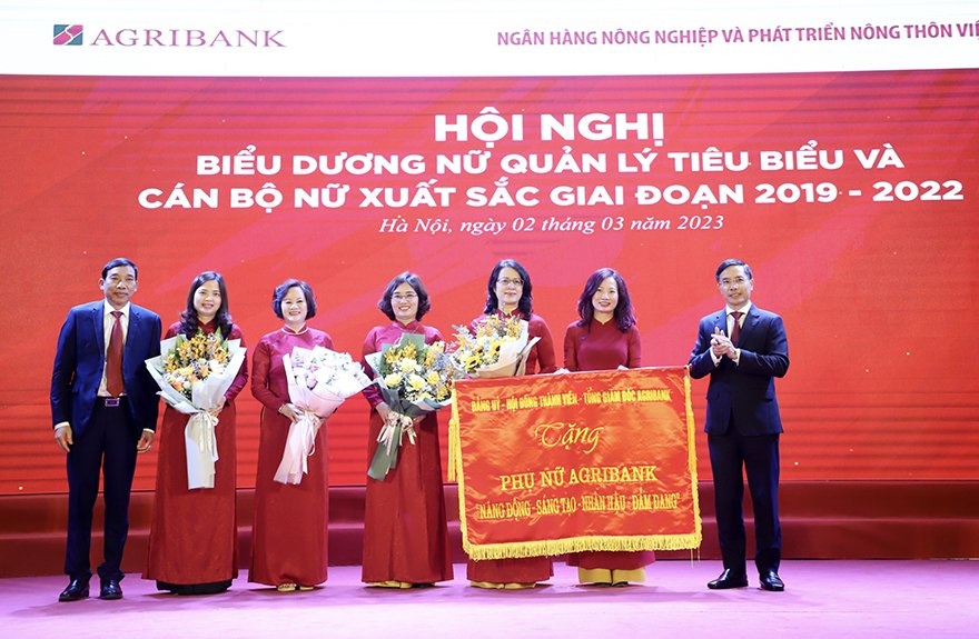 agribank bieu duong nu quan ly tieu bieu can bo nu co thanh tich xuat sac