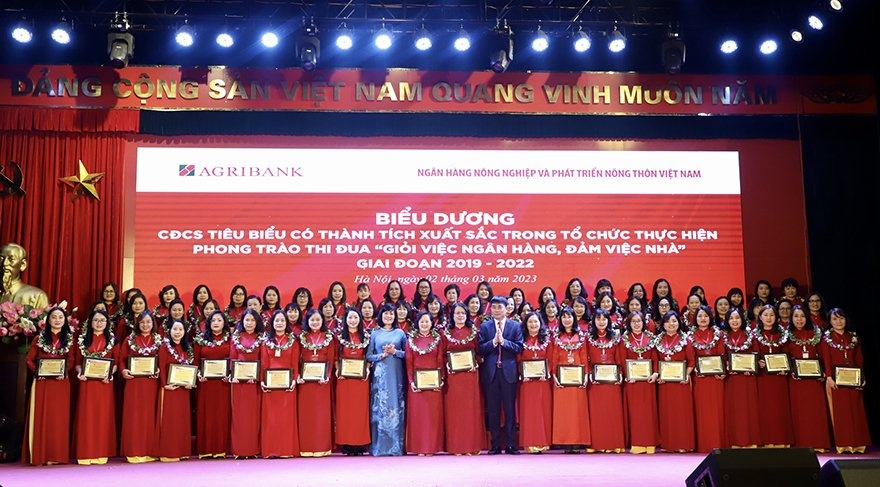 agribank bieu duong nu quan ly tieu bieu can bo nu co thanh tich xuat sac