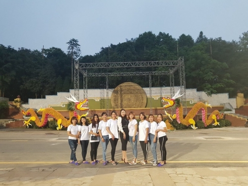 Hiệp hội DNNVV dâng hương tại đền Hùng và ủng hộ trẻ em khó khăn