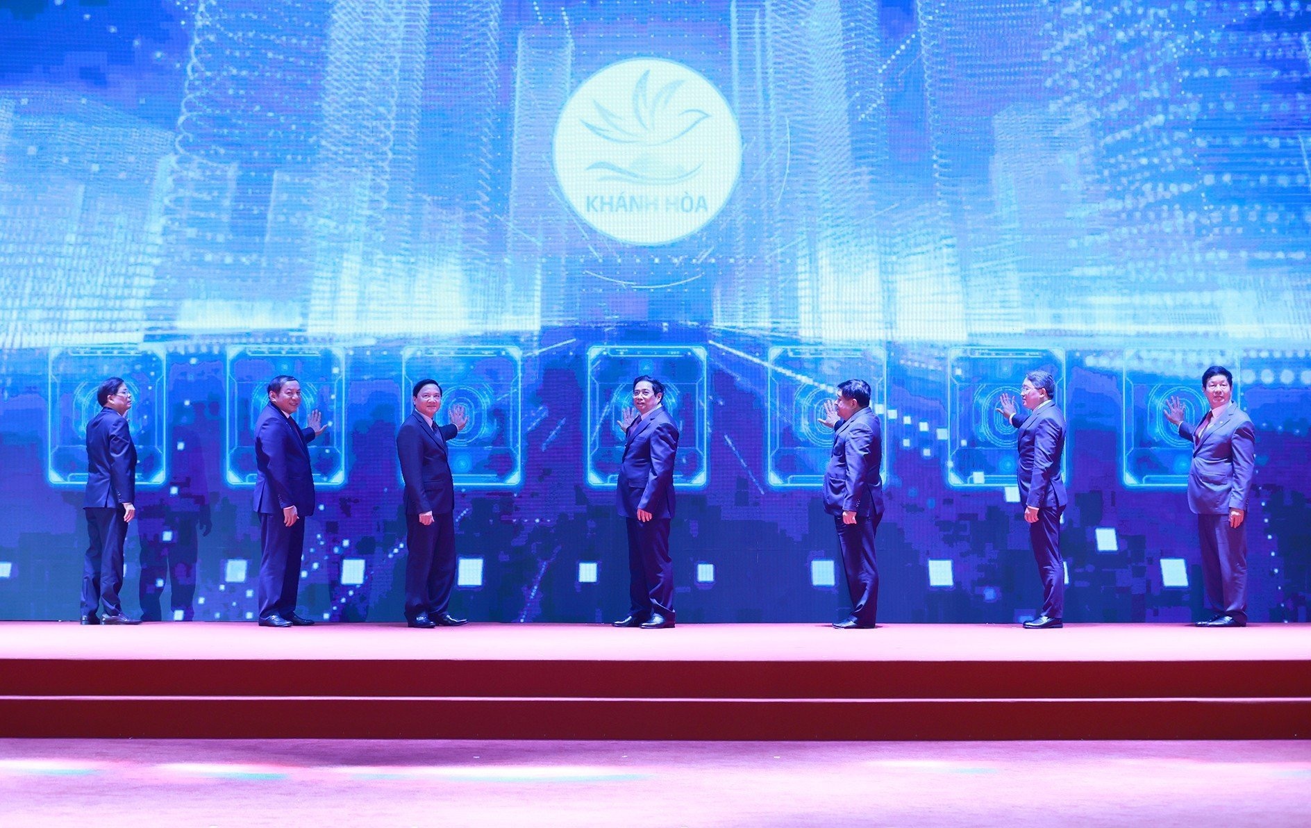 FPT cùng Khánh Hòa xây dựng Cổng thông tin xúc tiến đầu tư fpt cung khanh hoa xay dung cong thong tin xuc tien dau tu