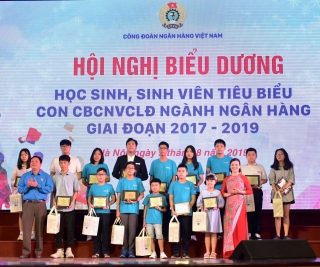 Công đoàn Ngân hàng Việt Nam: Tổ chức biểu dương, khen thưởng học sinh, sinh viên tiêu biểu
