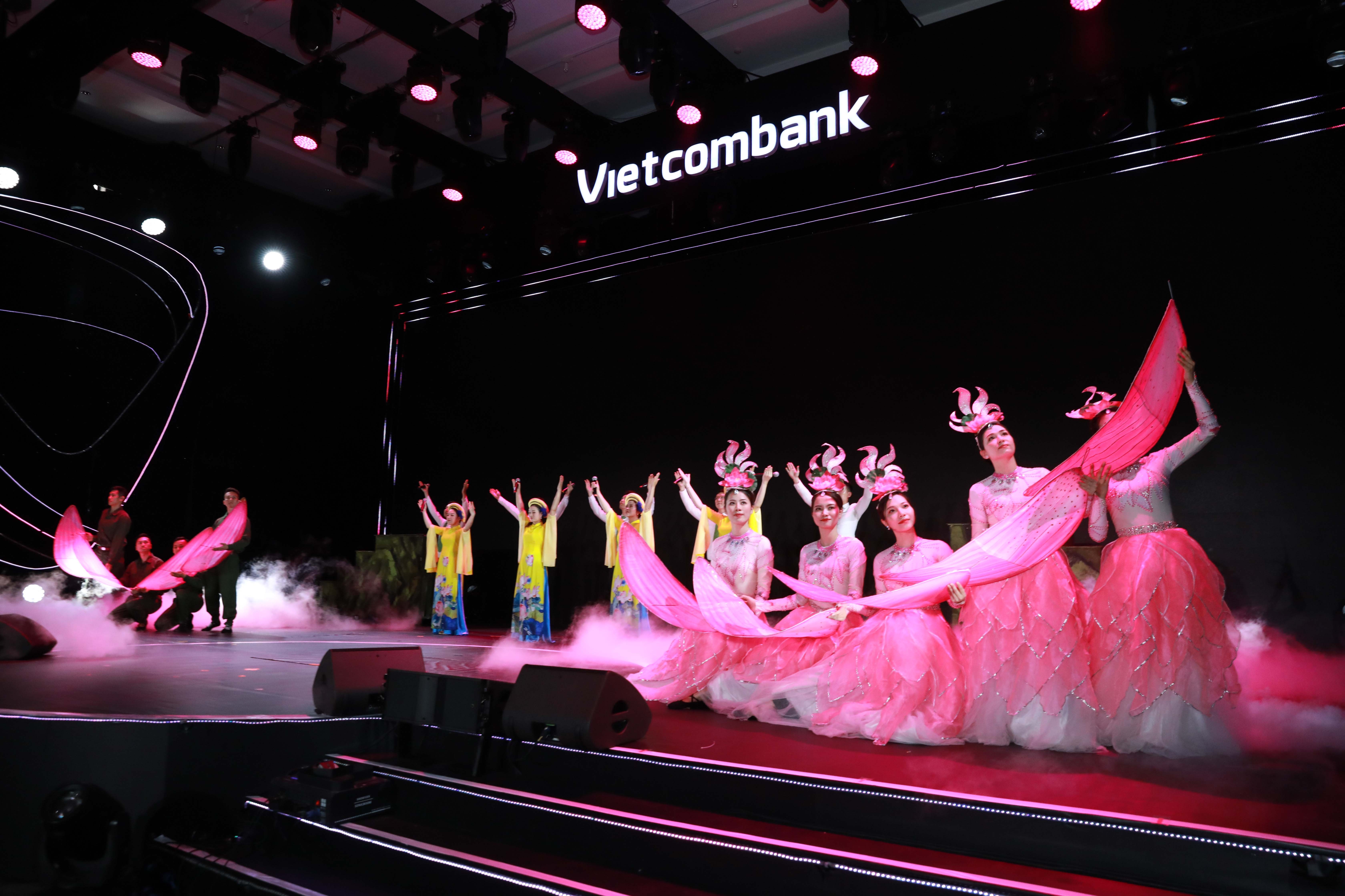 vietcombank nang cao gia tri van hoa bang hanh dong cu the