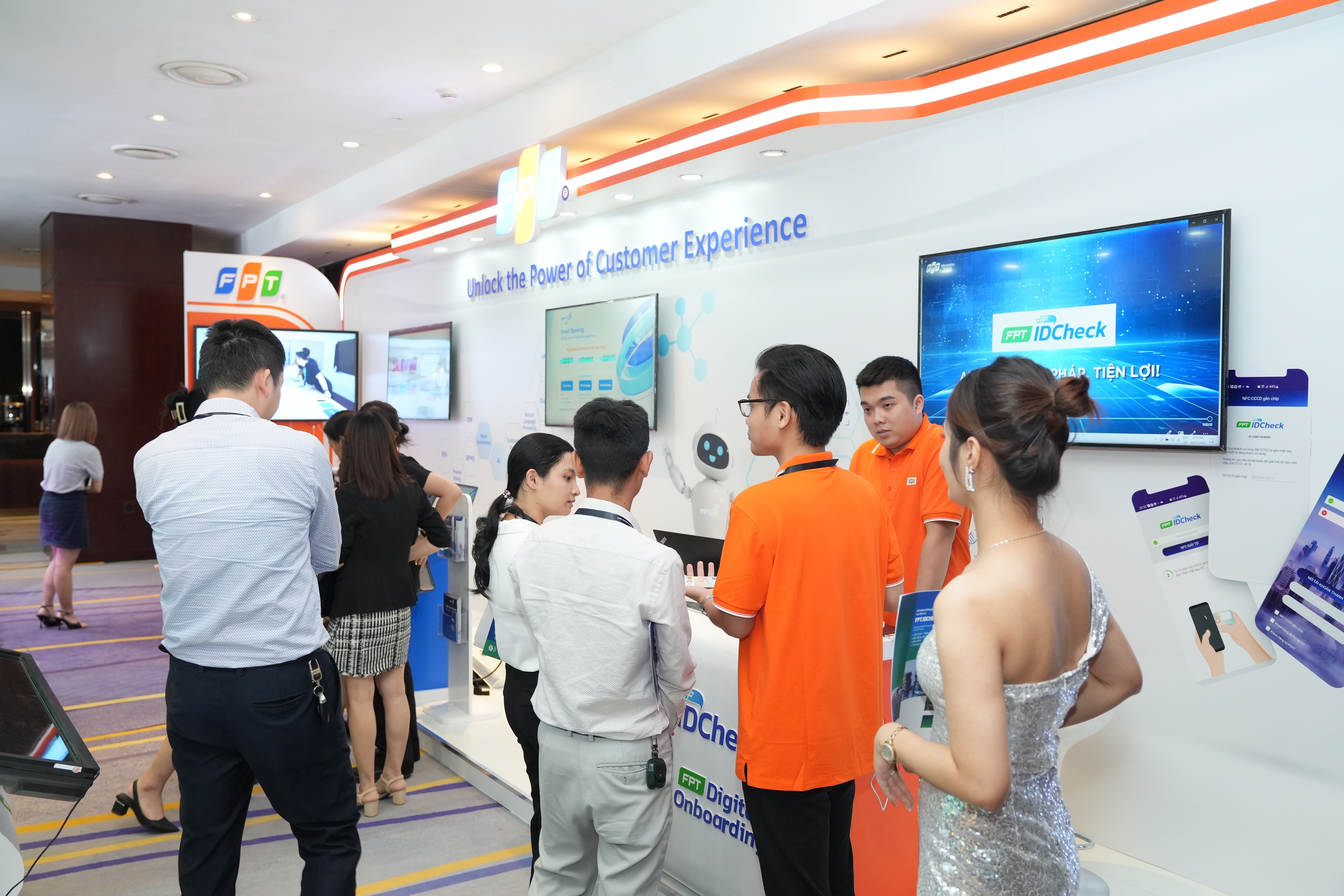 fpt trinh dien he sinh thai cong nghe phuc vu ngan hang so