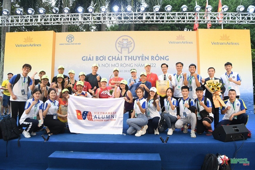 fbu truong dai hoc duy nhat co doi thuyen rong thi dau tren ho tay