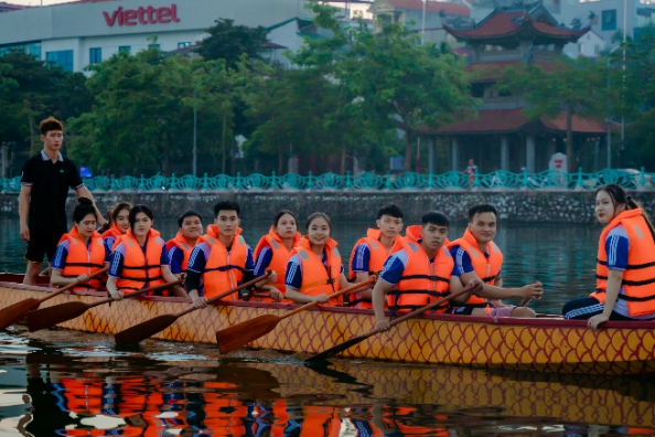 fbu truong dai hoc duy nhat co doi thuyen rong thi dau tren ho tay