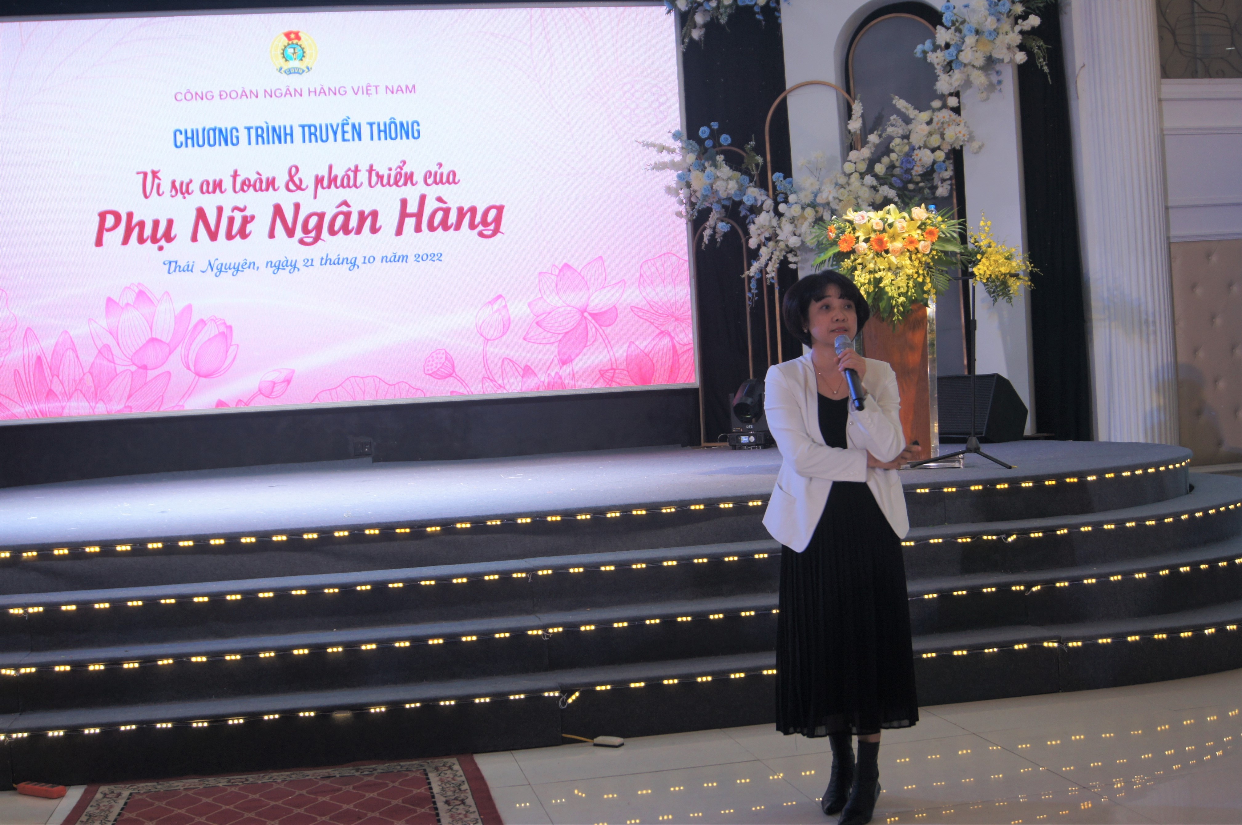 truyen thong vi su an toan va phat trien cua phu nu ngan hang