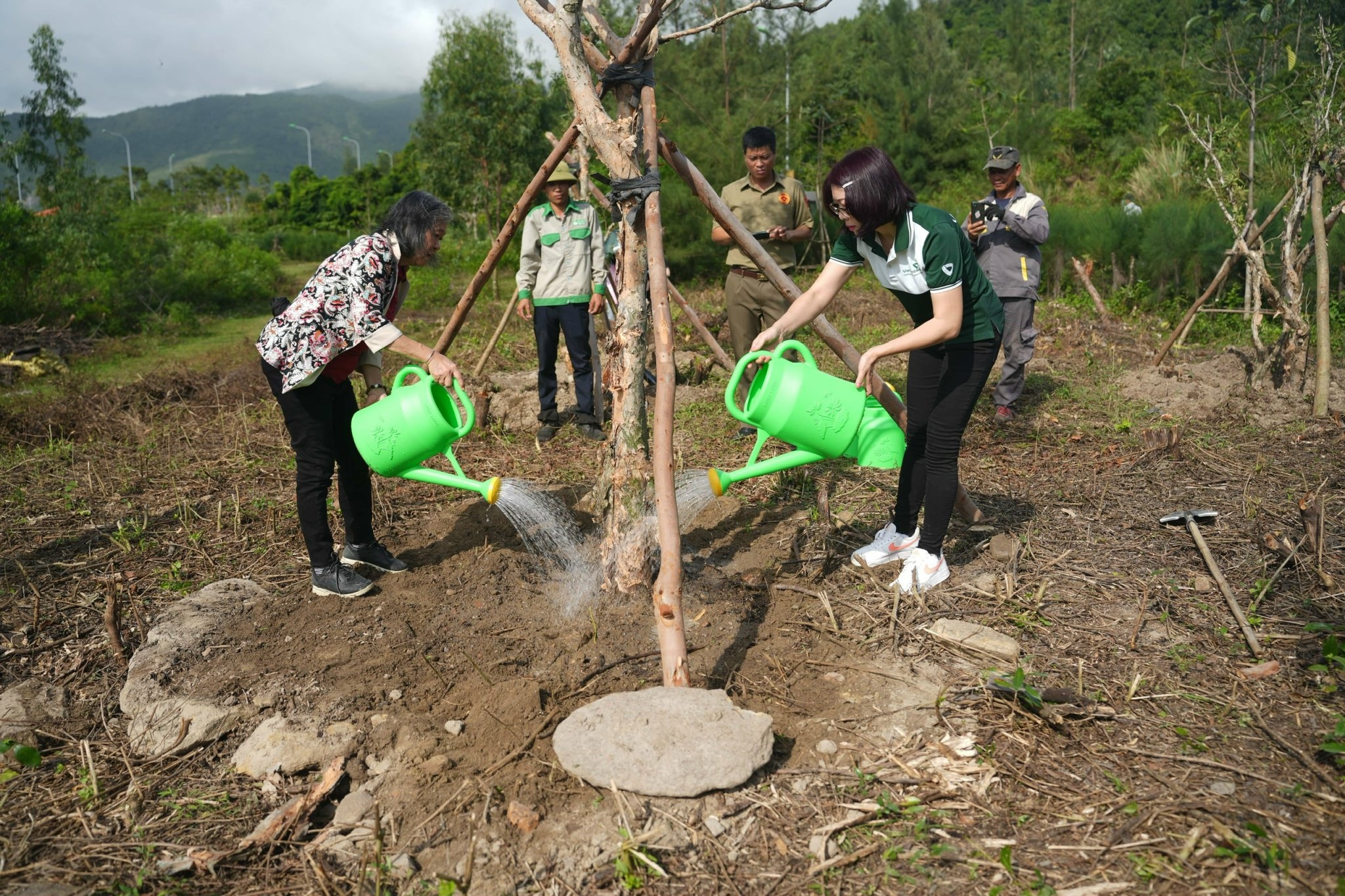 vietcombank thang long vieng mo dai tuong vo nguyen giap va trong 60 cay xanh tai huyen quang trach tinh quang binh