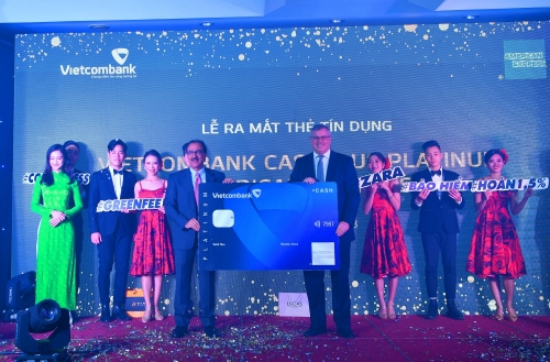 Vietcombank và American Express ra mắt sản phẩm thẻ cao cấp
