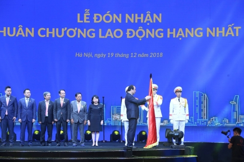 Tập đoàn Tân Á Đại Thành đón nhận Huân chương Lao động hạng Nhất