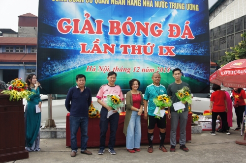 CIC giành ngôi vô địch giải bóng đá Công đoàn Cơ quan NHNN TW