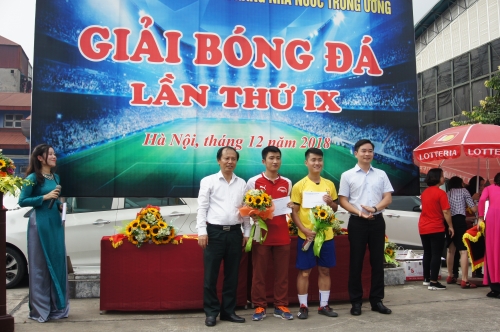 CIC giành ngôi vô địch giải bóng đá Công đoàn Cơ quan NHNN TW