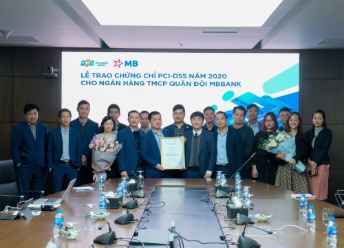 MB 4 năm liên tiếp nhận chứng chỉ bảo mật dữ liệu thẻ thanh toán quốc tế mb 4 nam lien tiep nhan chung chi bao mat du lieu the thanh toan quoc te