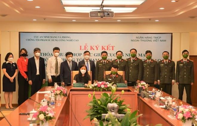 vietcombank ky thoa thuan hop tac voi cuc an ninh mang va phong chong toi pham su dung cong nghe cao