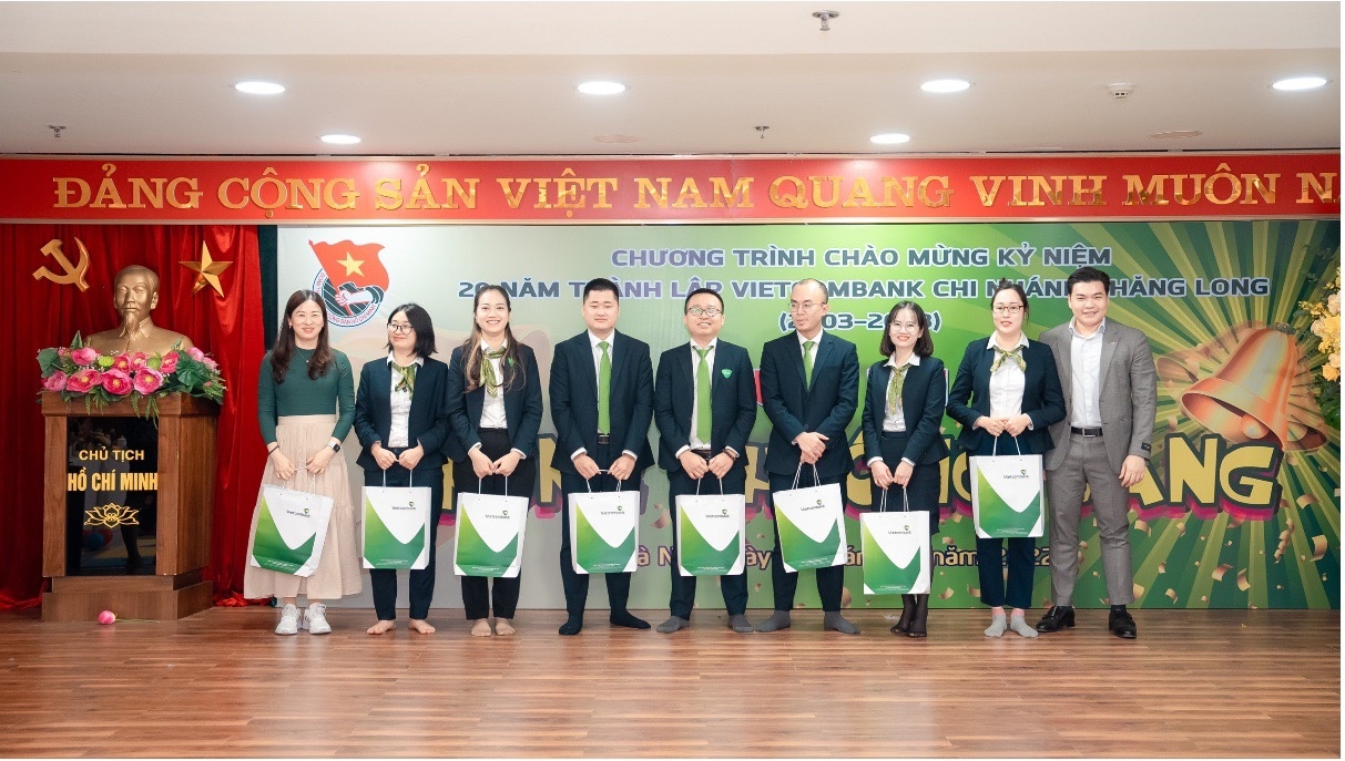 rung chuong vang cung vietcombank thang long