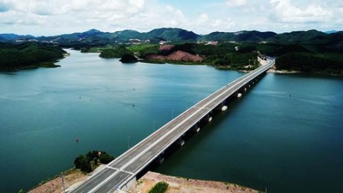 BOT giao thông: “Miếng ngon” không dễ xơi