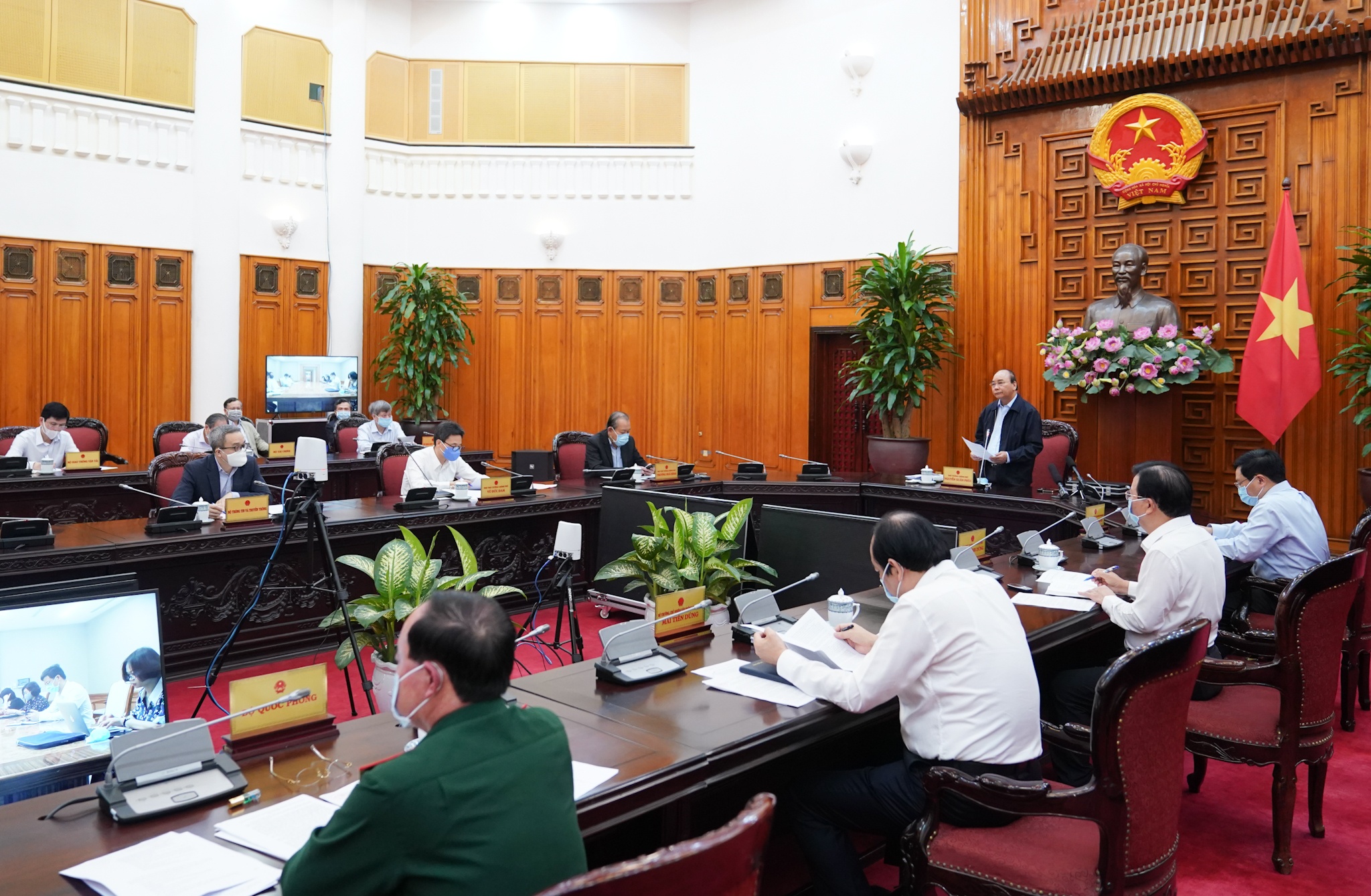 Thủ tướng chủ trì họp Thường trực Chính phủ bàn các giải pháp mới chống dịch COVID-19 thu tuong chu tri hop thuong truc chinh phu ban cac giai phap moi chong dich covid 19